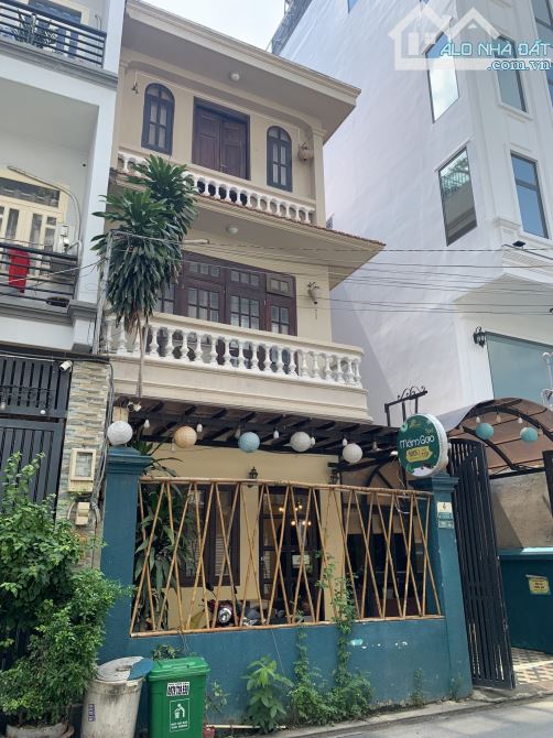 Thông tin chính xác 100%. nhà MT Nguyễn Bán Huân, p Thảo Điền. 7,55x17m. 2,5 lầu. Bán36 tỷ - 2