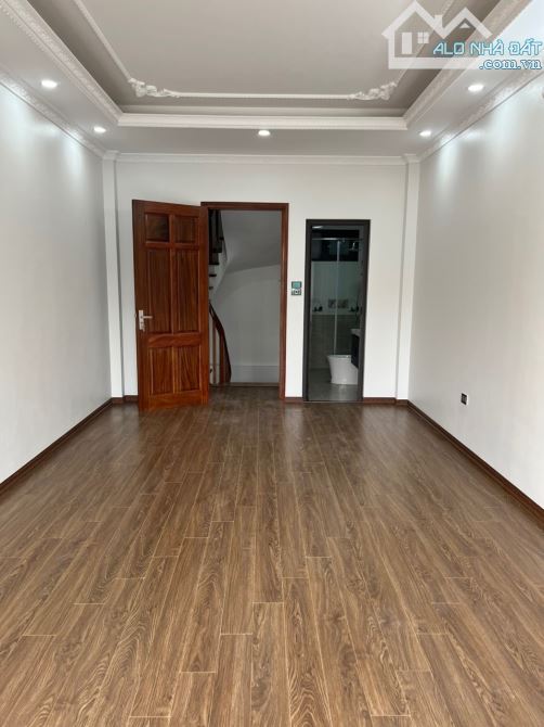 Bán nhà phố Liên Mạc, Bắc Từ Liêm, Dt 35m2, Sân ô tô cạnh nhà , Thang máy ,Giá 3.95 Tỷ - 1