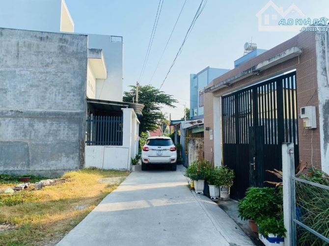 Bán gấp căn nhà cũ tại An Phú Đông quận 12 giá chỉ 635 triệu sổ hồng riêng - 1