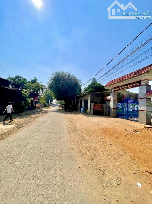 BÁN đất 2 mặt tiền đối diện trạm y tế Quảng Hiệp - Huyện cumgar - 1