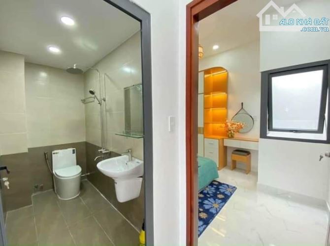 Chính chủ cần bán nhà Võ Văn Tần Quận 3. Giá 2tỷ8, DT 53,76m2 - 2