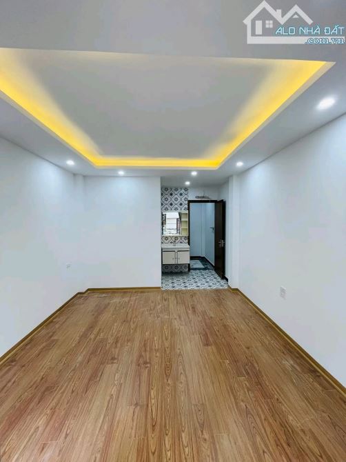 Bán nhà 30m2 xây 5 tầng đẹp phố Vọng, quận Hai Bà Trưng - 4