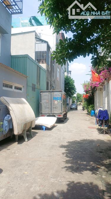 Bán nhà ngay GO Dĩ An Đông Hòa. 85m2, 2 tầng, chỉ 3.X.tỷ - 5