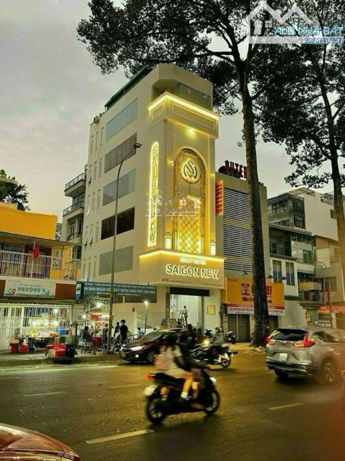 Bán nhà mặt tiền ngang 8x17m đường kinh doanh Nguyễn Trãi Phường 8 Quận 5 giáp quận 1 - 5