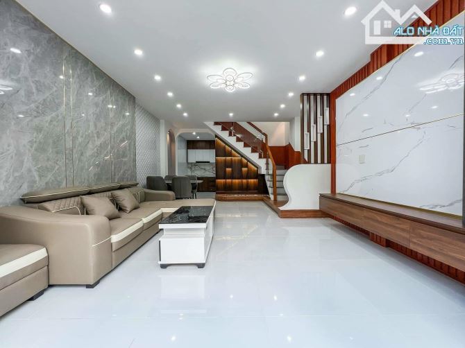 Làm ăn thua lỗ,thanh lí gấp nhà Lê Lợi, Gò Vấp.Ngay ĐH Công Nghiệp. 60m2 giá chỉ 3tỷ1