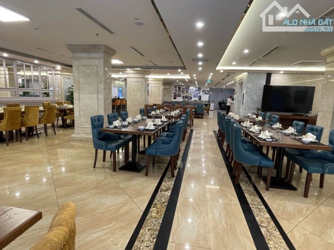 Bán tòa nhà 9 Tầng tại Lý Thường Kiệt 690m2-  9 Tầng – MT25m – 2000 tỷ .