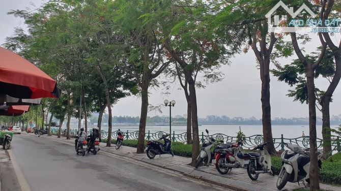 Bán Gấp Nhà Mặt Phố Nhật Chiêu - Tây Hồ. View Hồ 2 thoáng. DT 295m2 x 2T. MT 4,8m
