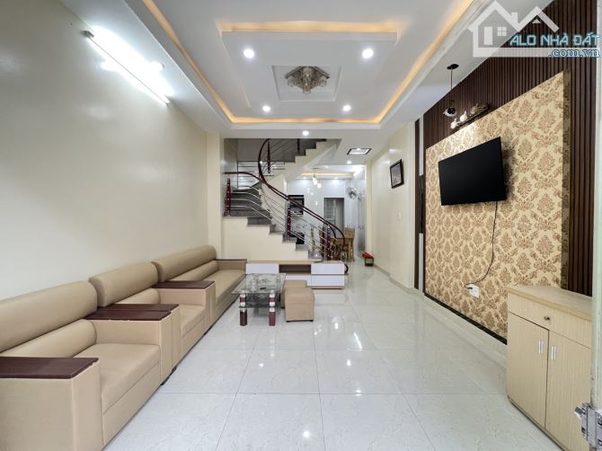 🏠 Nhà đẹp ngay đường 30m Văn Cao 40m2 3,5 tầng Giá Đầu Tư 2.xx tỷ