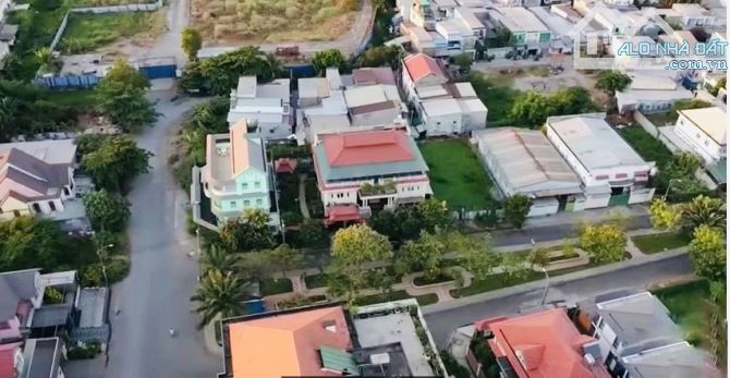 Bán Siêu Biệt Thự 30x30 Ngay Võ Văn Kiệt- An Dương Vương Nội Thất Hơn 350 Khối Gỗ Quý 65tỷ - 1