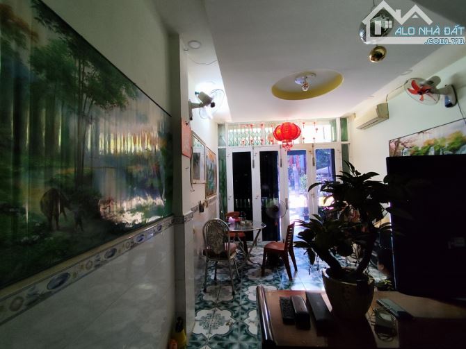 Sốc!!! Mặt tiền đường Trần Phú, Nha Trang giá chỉ có 125 triệu/m² - 1