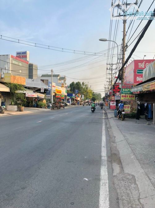 -Mặt tiền đường Hoàng Hữu Nam, Phường Tân Phú, Quận 9 - 1