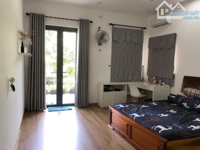 BIỆT THỰ BIỂN PHẠM VĂN ĐỒNG SÁT ĐƯỜNG MORRISON- THIẾT KẾ 2 TẦNG- MẶT TIỀN 10M- GIÁ 15 TỶ X - 2