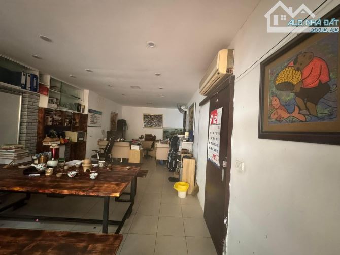 Bán Gấp Nhà Mặt Phố Nhật Chiêu - Tây Hồ. View Hồ 2 thoáng. DT 295m2 x 2T. MT 4,8m - 3