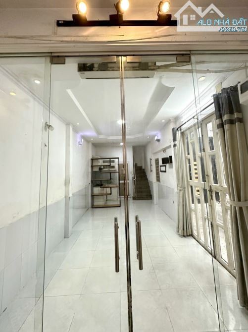 Bán nhà đường Vườn Lài, Tân Phú, 30m2, 2 tầng, 3m x 10m, chỉ 3 tỷ 4 - 5