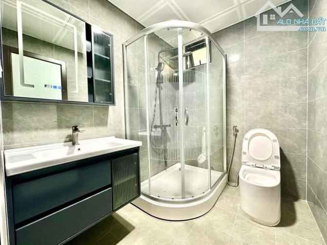 NHÀ LK PHỐ HOÀNG CÔNG KIẾN HƯNG 7 TẦNG THANG MÁY DT 60M2 MT 5M2 GIÁ 15.5 TỶ - 6