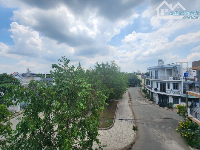 View công viên, nhà đẹp xây ở rất chắc chắn, 4x16, vị trí đắc địa, ngay chợ, trường, lộ, g - 9