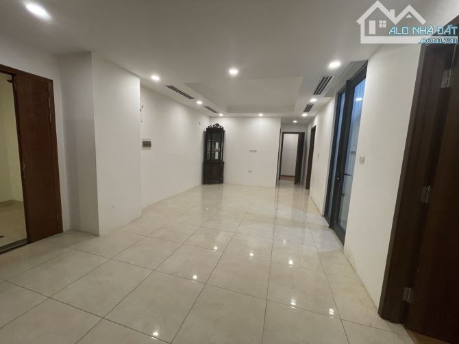 cho thuê căn hộ chung cư việt đức complex 39 lê văn lương 3 PN đồ cơ bản giá 15 triệu