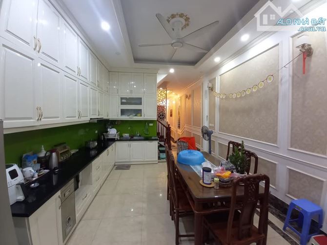 Mỗ Lao - nhà đẹp dân xây, ngõ ô tô, kinh doanh ngày đêm, 40m2, 9.9 tỷ