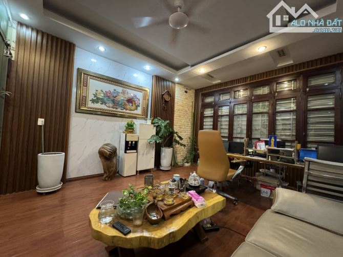 Hiếm, P/lô ô tô thang máy kinh doanh, Trương Định, DT 66m2, giá 15 tỷ