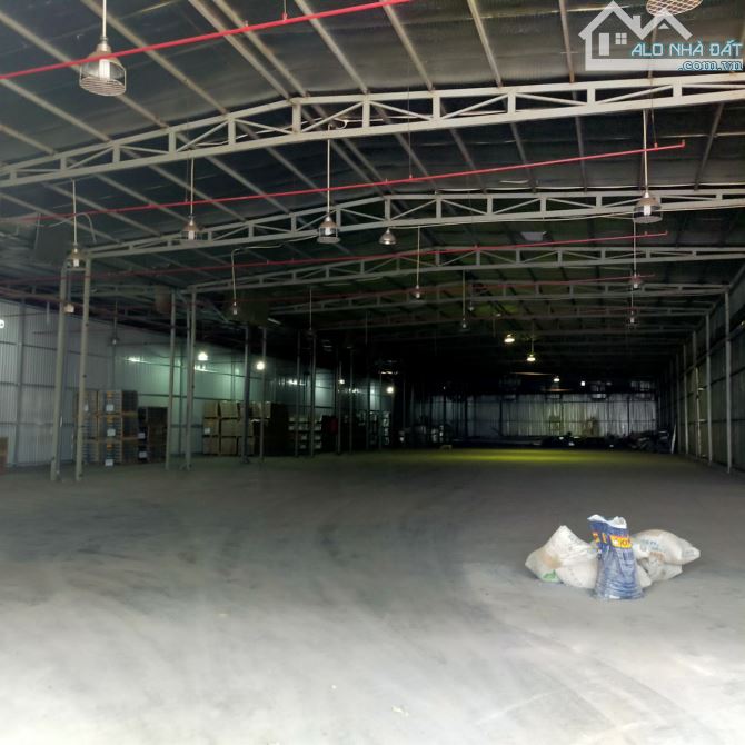 CHO THUÊ 2 KHO QUỐC LỘ 1A BÌNH TÂN,KV: 10.000M2, X1: 600M2,X2: 1.550M2