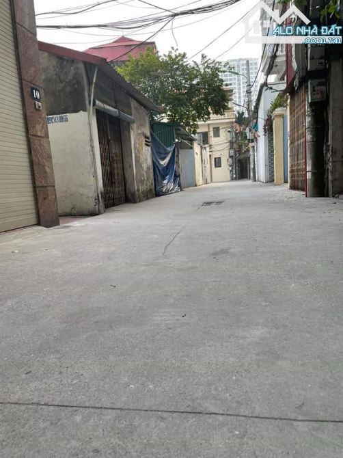 BÁN NHANH LÔ ĐẤT DT 80M MT 5M 13 TỶ PHỐ TRÍCH SÀI QUẬN TÂY HỒ NGÕ ÔTÔ XÂY TÒA SIÊU VIP - 1