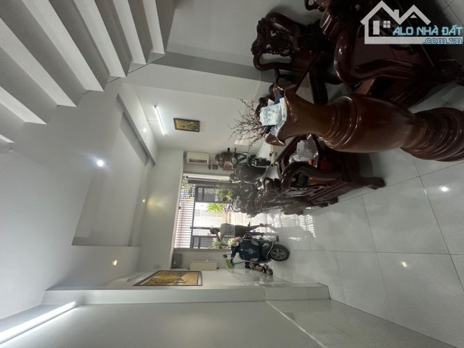 Cần bán gấp giá rẻ Nhà 1/ HXT thông tứ hướng đường vườn lài Tân Phú 4x18 4 lầu chỉ 8.8 Tỷ - 1