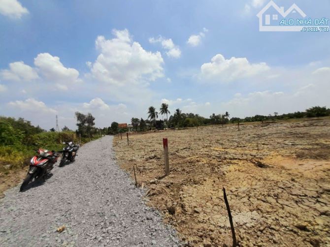 500m2 đất vườn view sông Nhựt Tảo 11x 48m, chỉ 499tr - 2