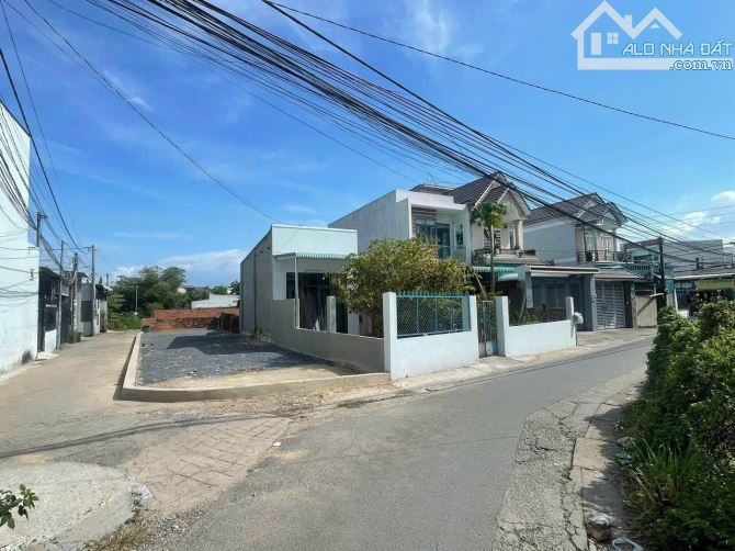 BÁN NHANH LÔ GÓC 142M2 KP9 TÂN PHONG CHỈ 3,25 TỶ - 2