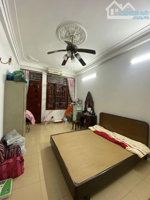 Định Công dt 50 m 5 tầng mt 3.5m giá  7 tỷ - 3
