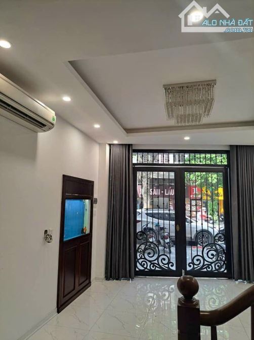 VIU HỒ - TRỤC CHÍNH HƯƠNG MẠC -TỪ SƠN C,C CÂN BÁN GÂP NHA 3T DTG100M2 -  MT9M  HƠN 4TỶ - 3
