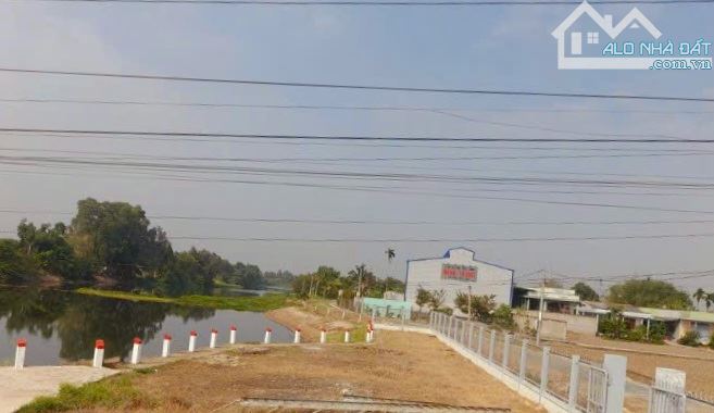 500m2 đất vườn view sông Nhựt Tảo 11x 48m, chỉ 499tr - 5