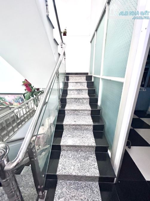 6 X 13M - HẺM 8M THÔNG KINH DOANH ĐA NGÀNH - BÙI VĂN NGỮ - SÁT NGÃ 4 ĐÔNG QUANG - 3 TẦNG - 8