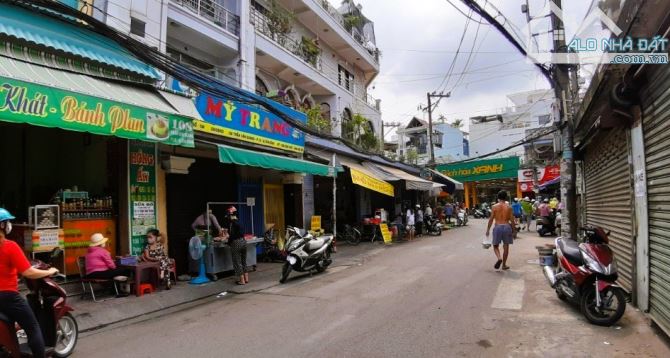 Nhà ngay chợ Trần Văn Quang 22m2 SHR hoàn công 2 tỷ