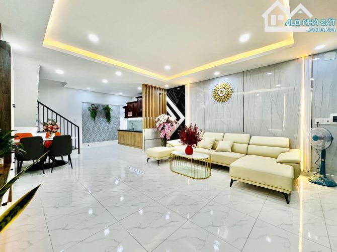 Tặng nội thất mua nhà Đ.Lê Thị Hồng,Gò Vấp.giá 5tỷ320,60m2 - 3 lầu.hẻm 6 mét có sổ hồng,