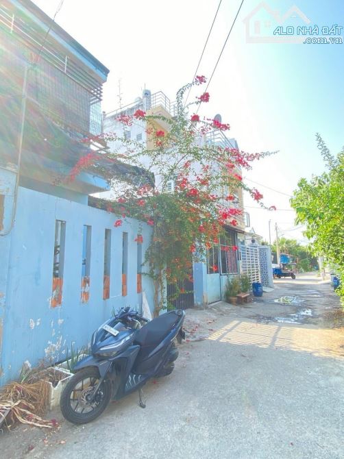 Bán nhà khủng 7*14m lầu trệt 3 pn. Hxh Tân Hiệp 4 Hocmon