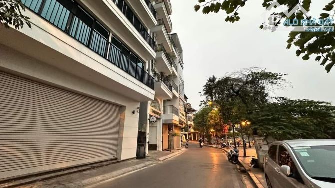 BÁN TÒA KHÁCH SẠN 8 TẦNG, 1 HẦM MP VŨ MIÊN MẶT HỒ TÂY, DT 110M2, GIÁ 460TR/M2