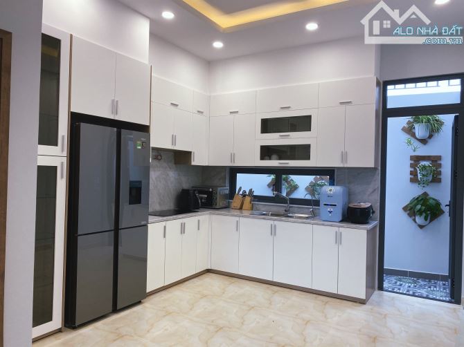 (Hot) đón đầu nhà Ga T3 - mặt tiền đường Ngô Bệ P.13 Q.TB - DT: 4.7 x 21 - Giá: 16.8 Tỷ