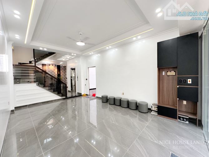 Bán căn nhà 75m2* 4 tầng cầu thang máy dân xây ngõ ô tô đường Trần Nguyên Hãn