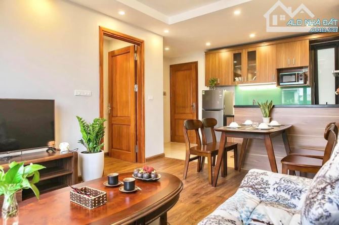 Cho thuê 1n1k 50m2 Phố Vũ Miên sát Hồ Tây, ban công full đồ thang máy, An ninh tốt giá 8tr - 10