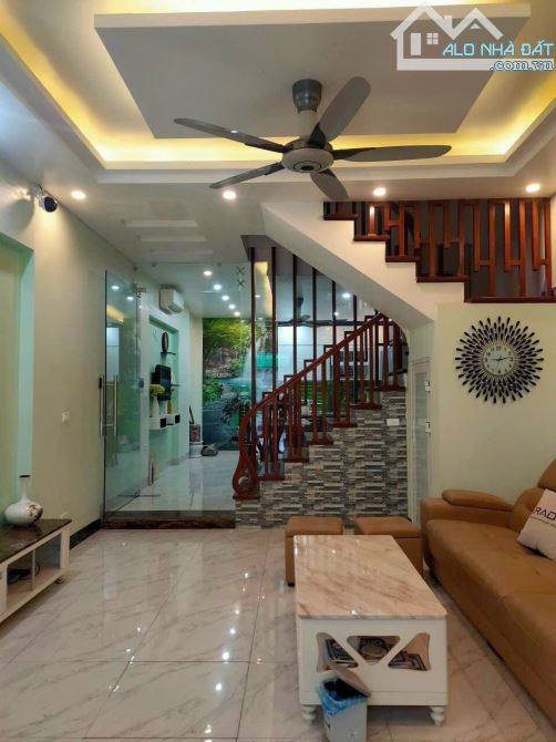 cần bán gấp nhà LIỀN KỀ 60m giá 10.3 tỷ ô tô tránh tại văn phú hà đông. - 1