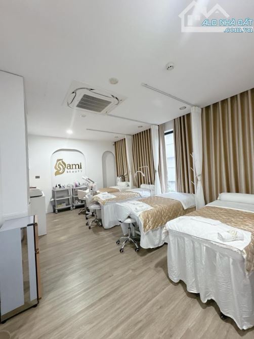 Bán Gấp Toà Nhà Nguyễn Hoàng. Phân Lô - ô tô. Kinh doanh sầm uất. DT 77m2 x 7T, MT 6,7m - 4
