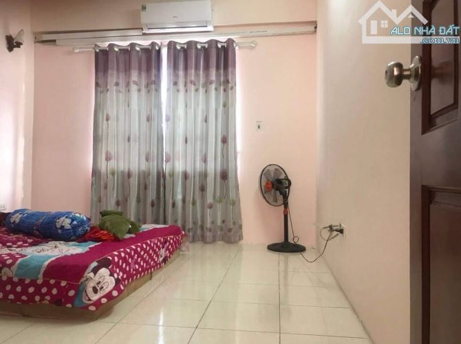 Cho thuê chung cư 96 Định Công, 2pn rộng full đồ giá rẻ chỉ 11tr