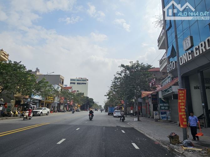 Bán đất tặng nhà 3 tầng mặt đường quốc lộ 38 phố Ba Huyện phường Khắc Niệm.