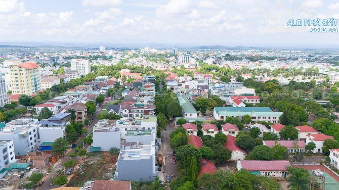 nhà phố 3 tầng trong khu hiệp phúc kinh doanh buôn bán được