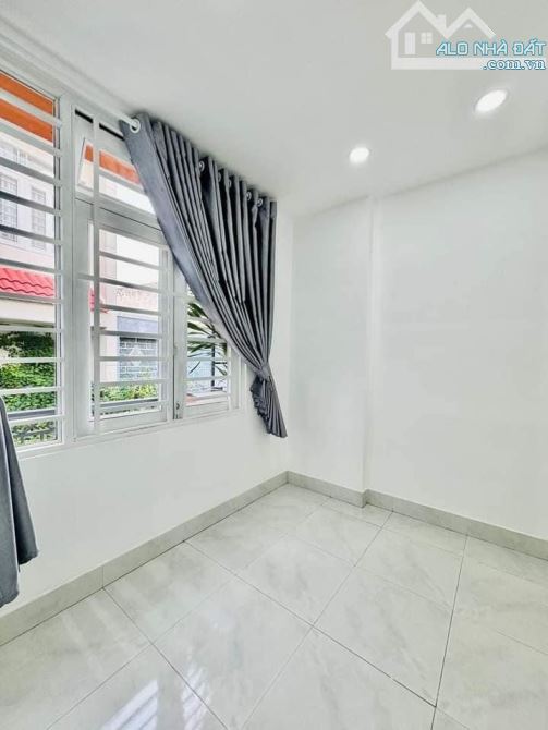 GẤP] BÁN NHANH NHÀ GẦN CHỢ THẠCH ĐÀ, Ô TÔ ĐẬU CỬA 180m2 SD - 5 TẦNG, Full nội thất hơn 6ty - 4