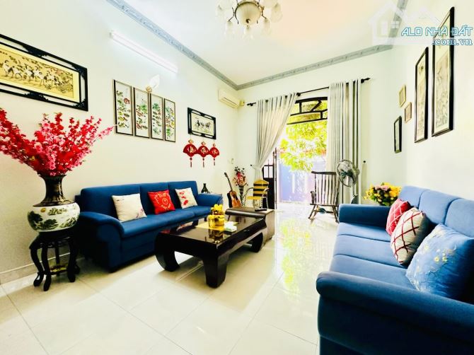 BÁN BIỆT THỰ HẺM 8m Võ Thị Sáu P2 VT 340m 1Trệt 1Lầu hồ bơi sân vườn rộng Giá chỉ 23 tỷ TL - 6