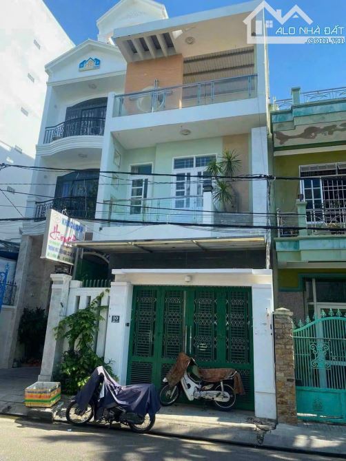 Bán nhà 3 tầng mặt tiền đường Hồng Lĩnh Tp Nha Trang . Dt 85.8m2 Giá 8.6 Tỷ.
