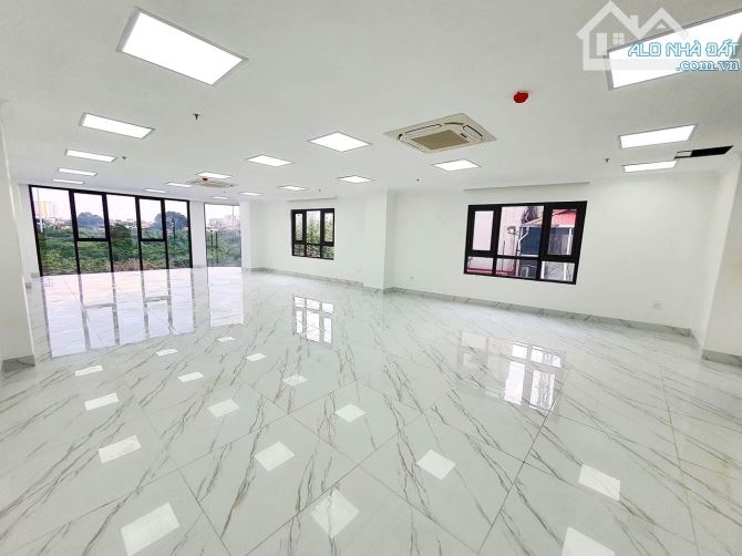 Lô Góc, Đẹp Nhất Hoàng Quốc Việt, Tòa Nhà Văn Phòng Hạng A, 9 Tầng Thang Máy, 130m2, MT 8m - 1