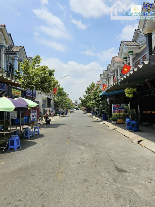 2,7Tỷ TL🔥 Bán nhà 1 Trệt 1 Lầu KDC gần chợ Phú Phong 200m, p.Bình Chuẩn, Tp.Thuận An - 1