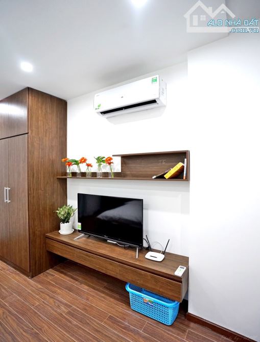 Cho thuê Studio Xuân Diệu gần Hồ Tây, 30m2 full đồ, có ban công thang máy, giá 7,5 triệu - 9